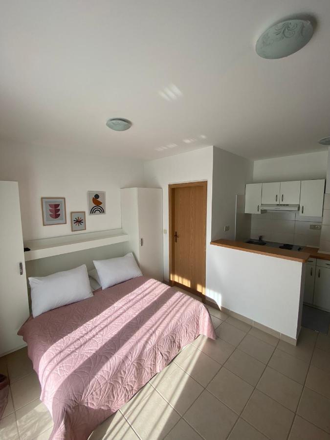 Apartment Luna Drvenik  Extérieur photo